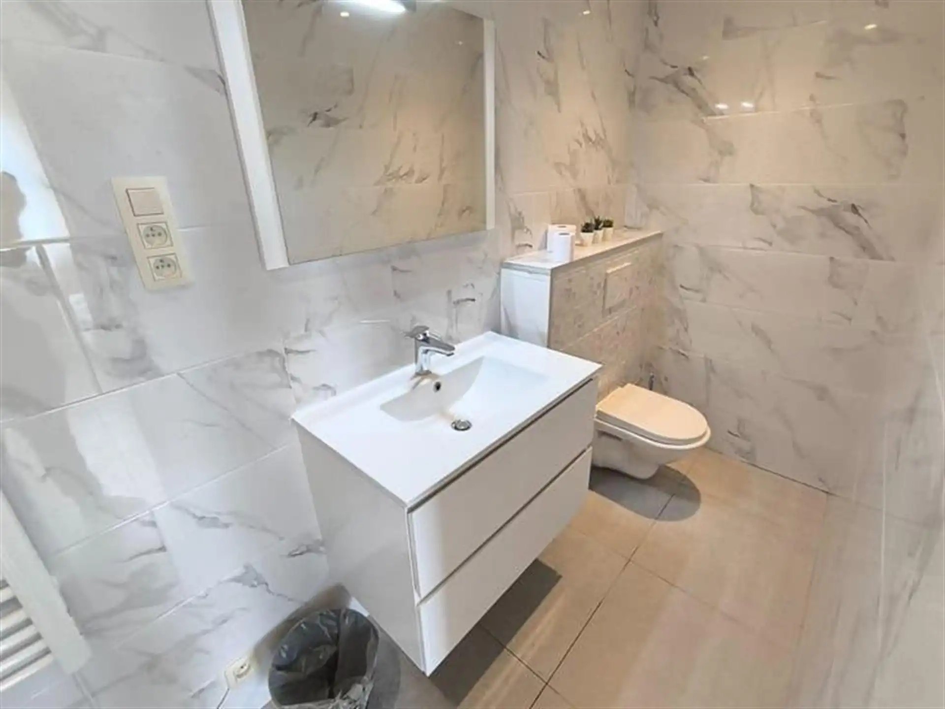 Ruim 2 slaapkamer appartement met zonnig terras.  foto 9