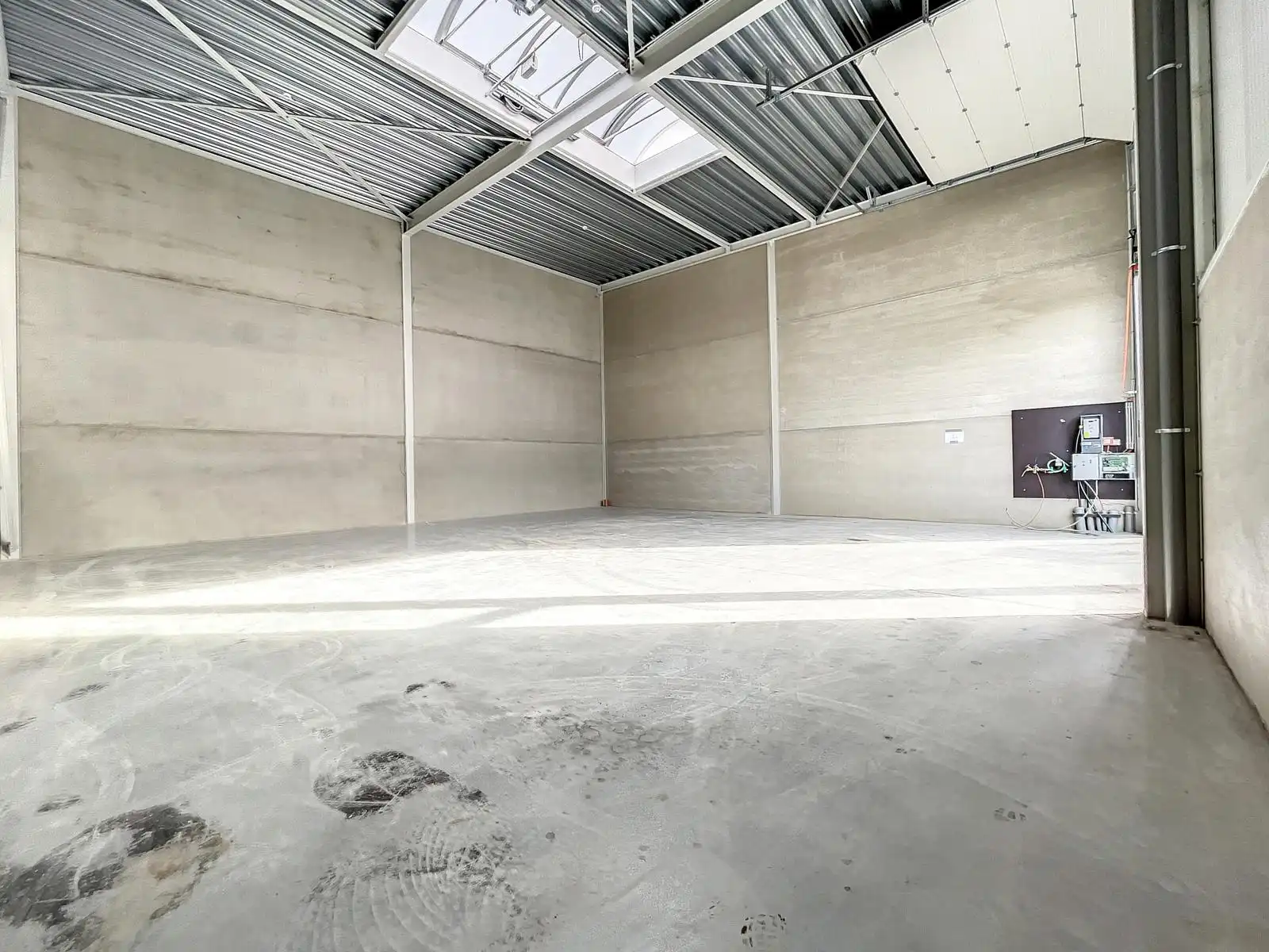 Bedrijfsunit van 144 m² in KMO-park 'Kallisto'.  foto 4