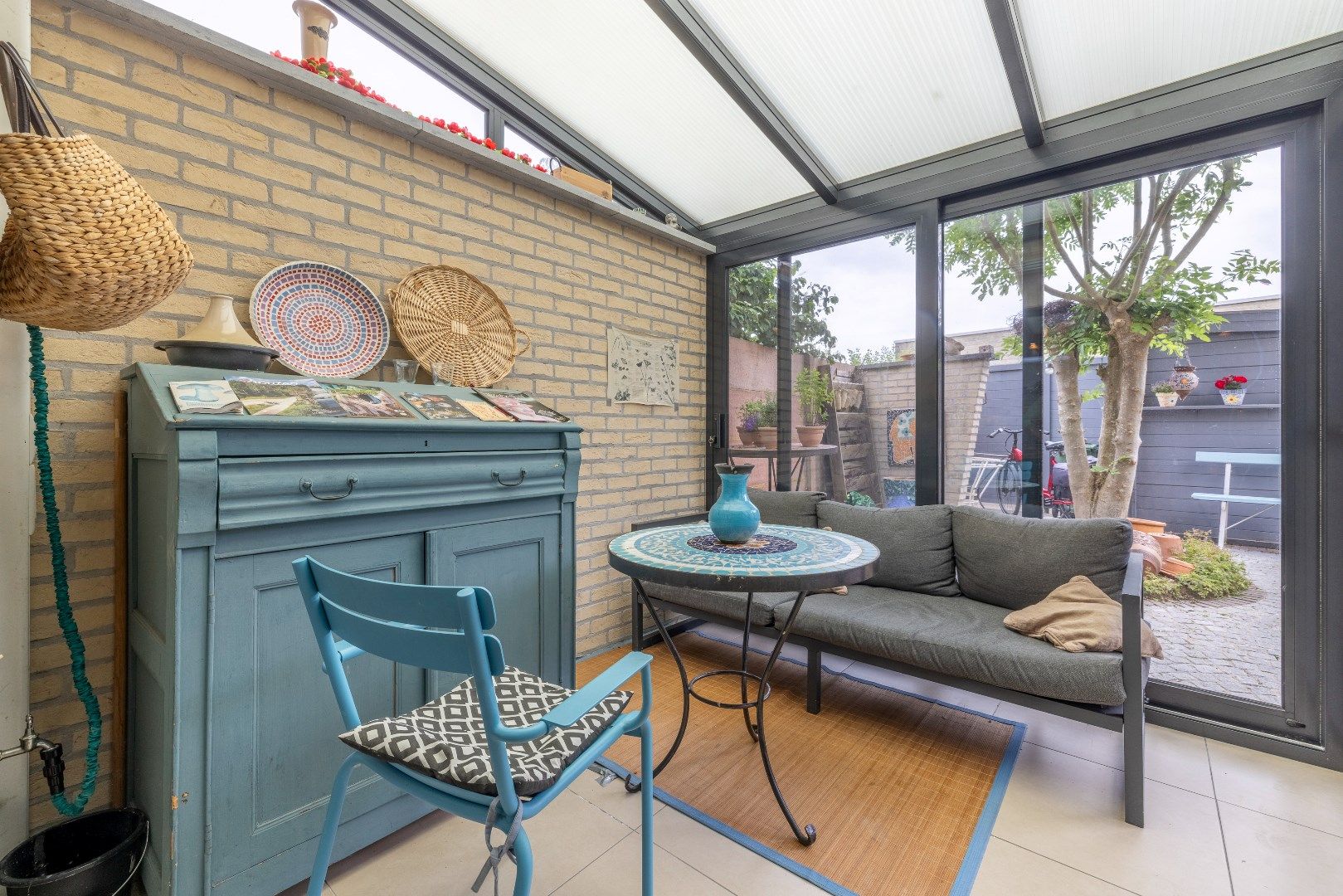 Instapklare en ruime gezinswoning met 3 slk, garage en tuintje foto 9