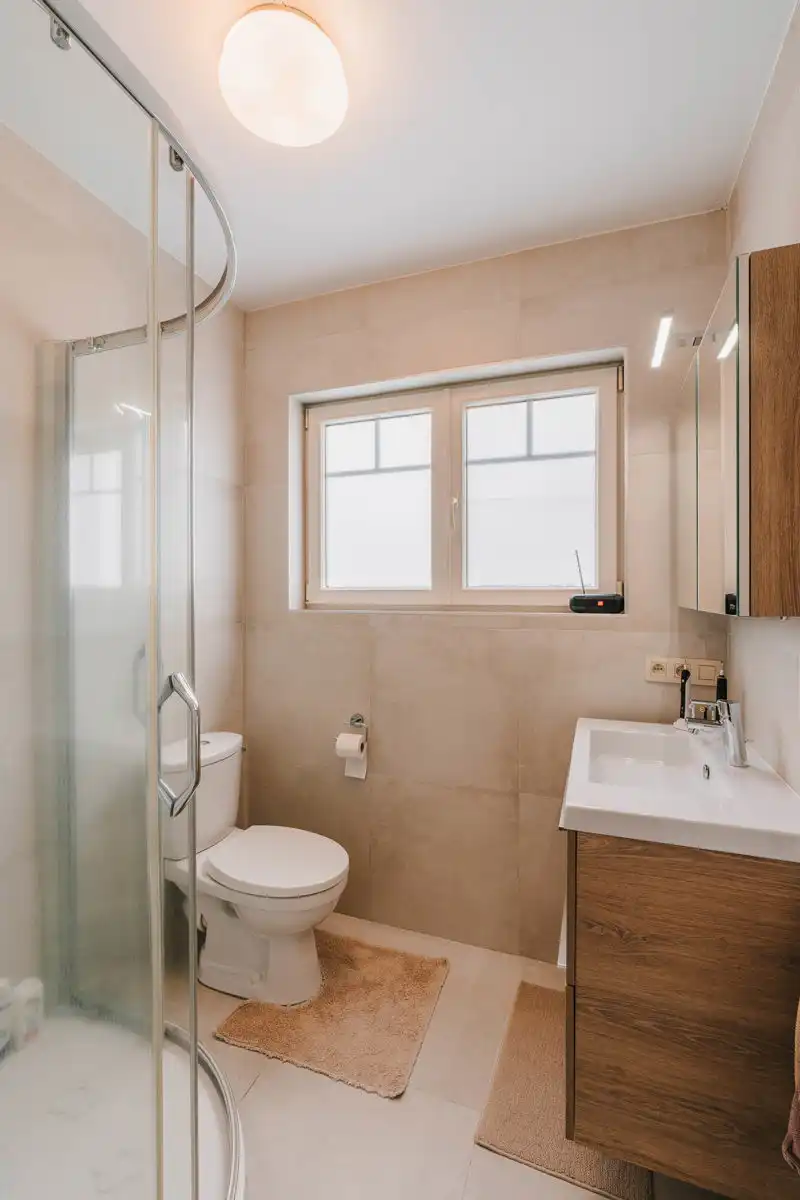 Gerenoveerde, instapklare woning op mooi perceel van 5are foto 21