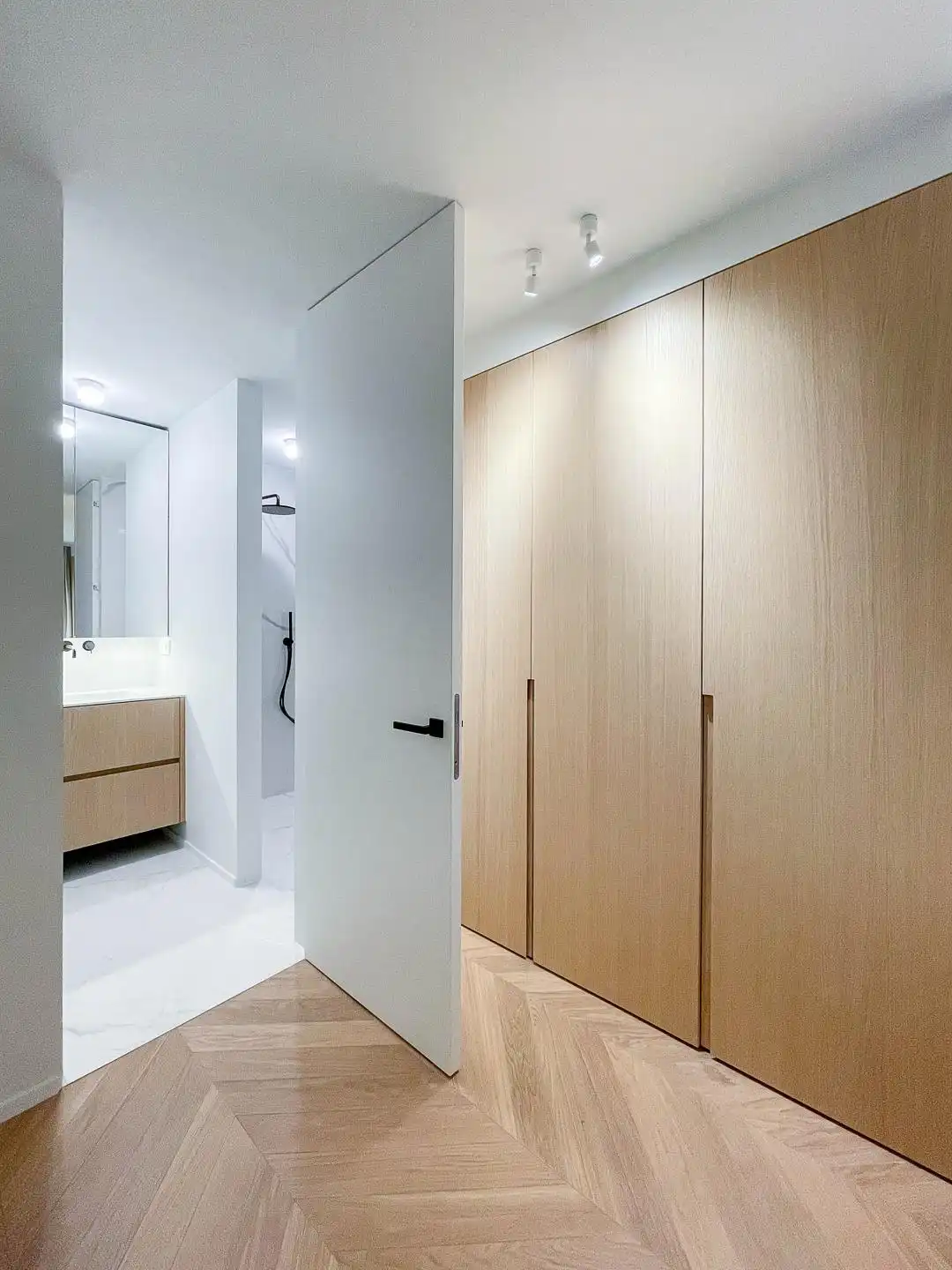 Stijlvol gerenoveerd appartement op een centrale ligging foto 13