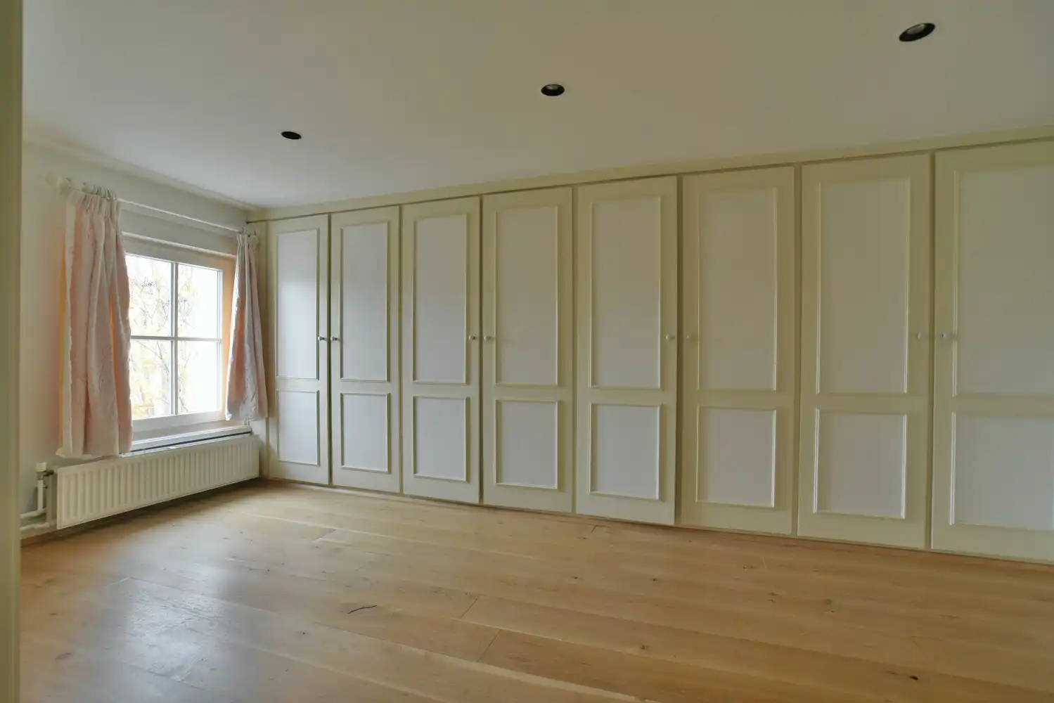 Karaktervolle hoeve met schuur, binnenkoer en prachtige tuin vlakbij Maastricht foto 28