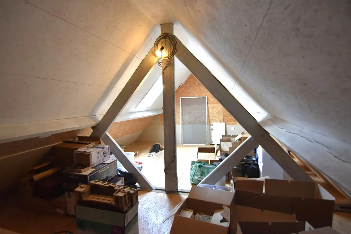 Gezellige rijwoning met diepe tuin in Moorslede foto 22