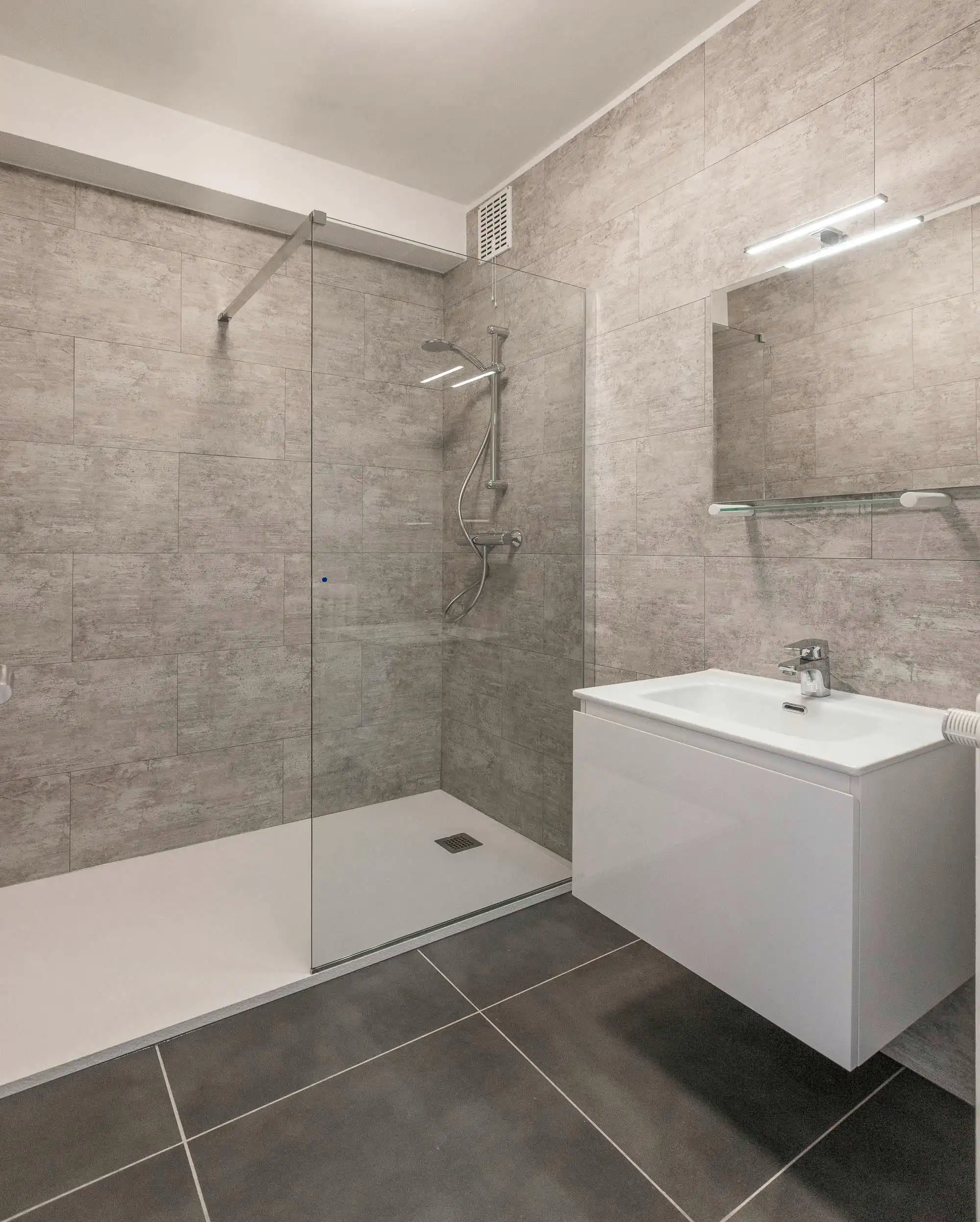 Appartement met twee slaapkamers in Neder-Over-Heembeek. foto 4