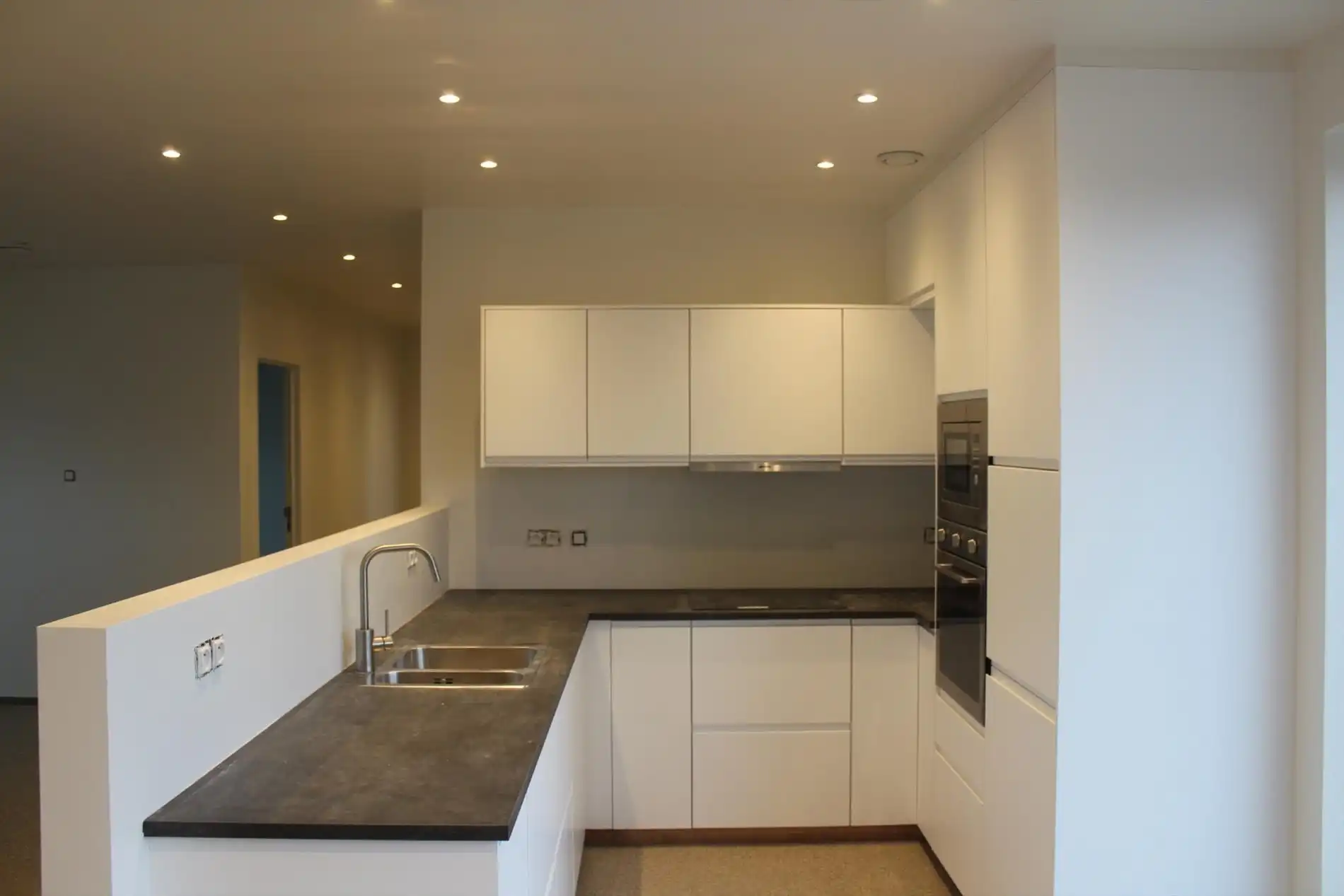 TE HUUR - Modern appartement 2 SLPK nabij het centrum van Merchtem foto 3