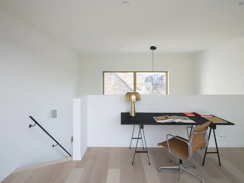 Architecturale nieuwbouw ‘townhouse’ met zicht op het water en meerdere terrassen foto 22