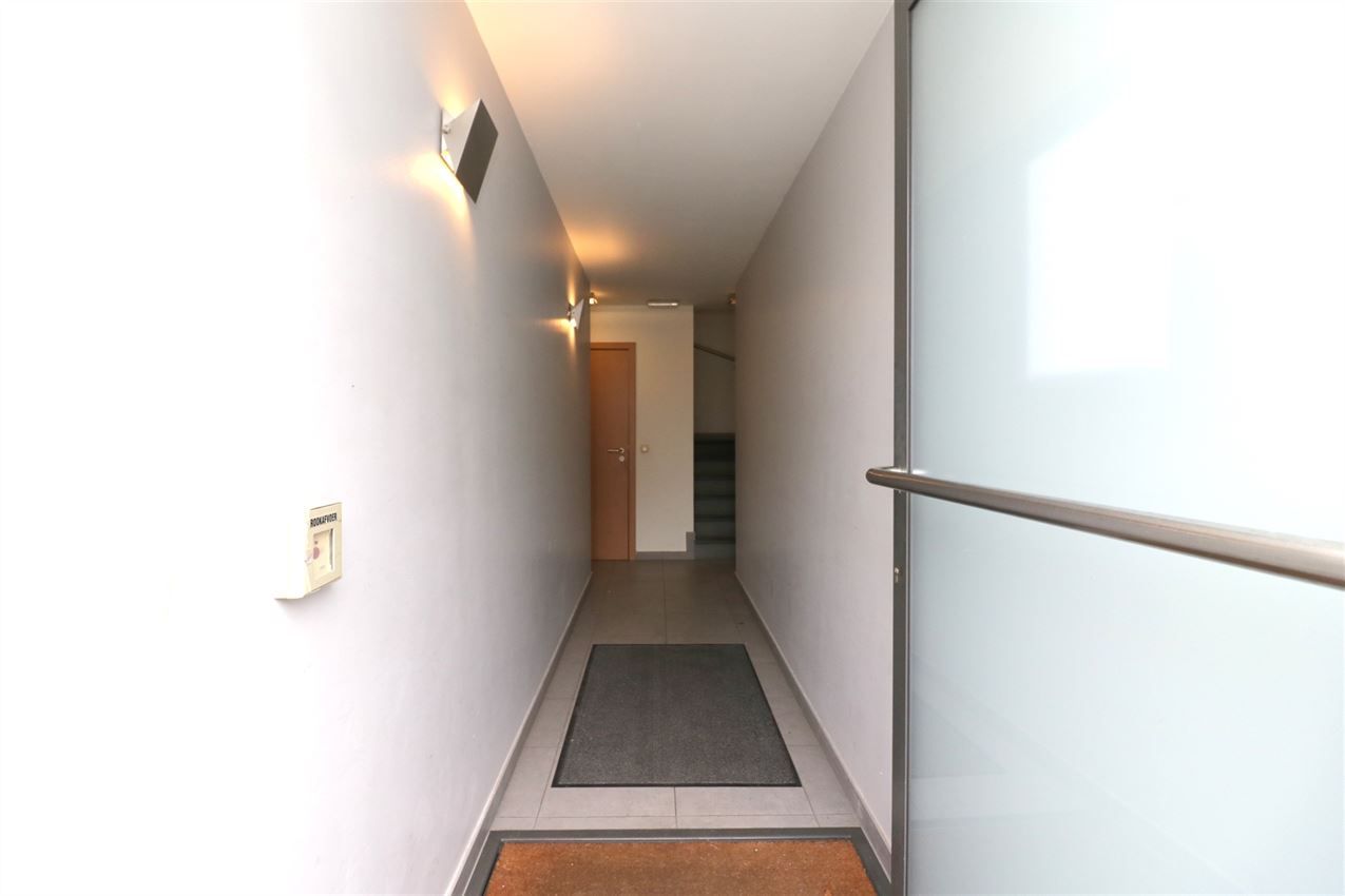 Gelijkvloers app met 1 slpk, terras, nabij station foto 17