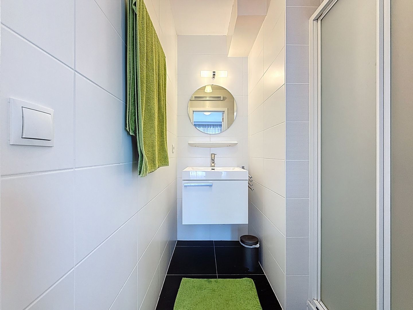 Appartement (type doorloper) met uitzicht op de vaargeul en zuid gericht terras foto 11