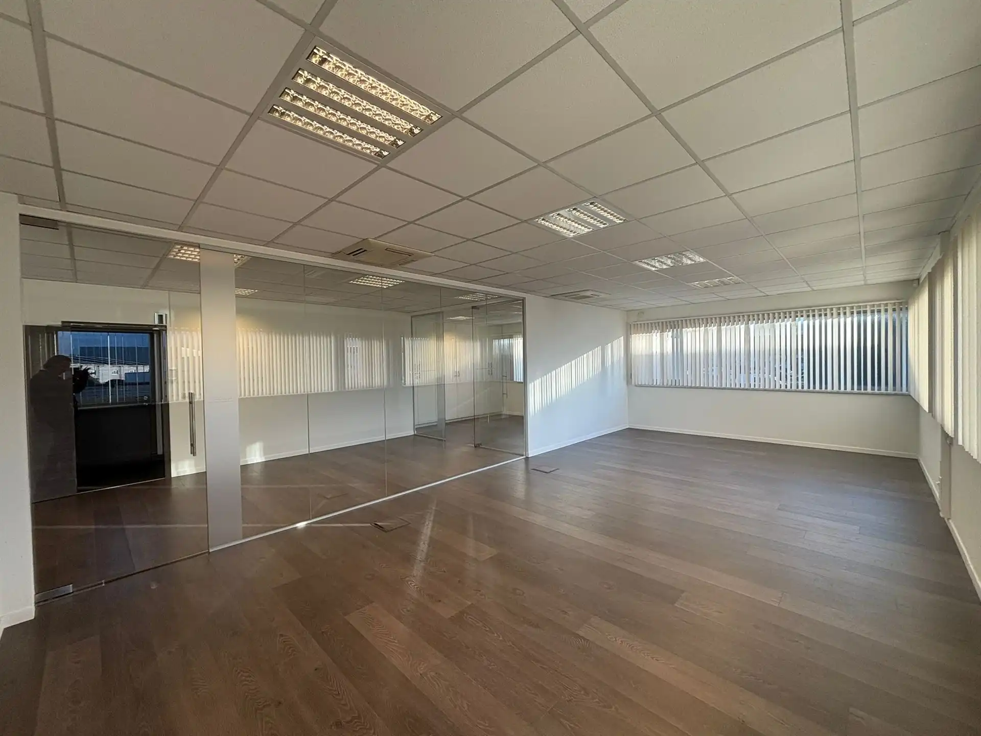 Ruime kantoor/bureauruimte te Merchtem  foto 12