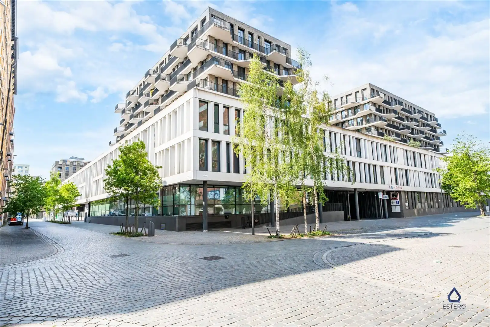 Modern en gemeubeld appartement met zonnig terras  foto {{pictureIndex}}