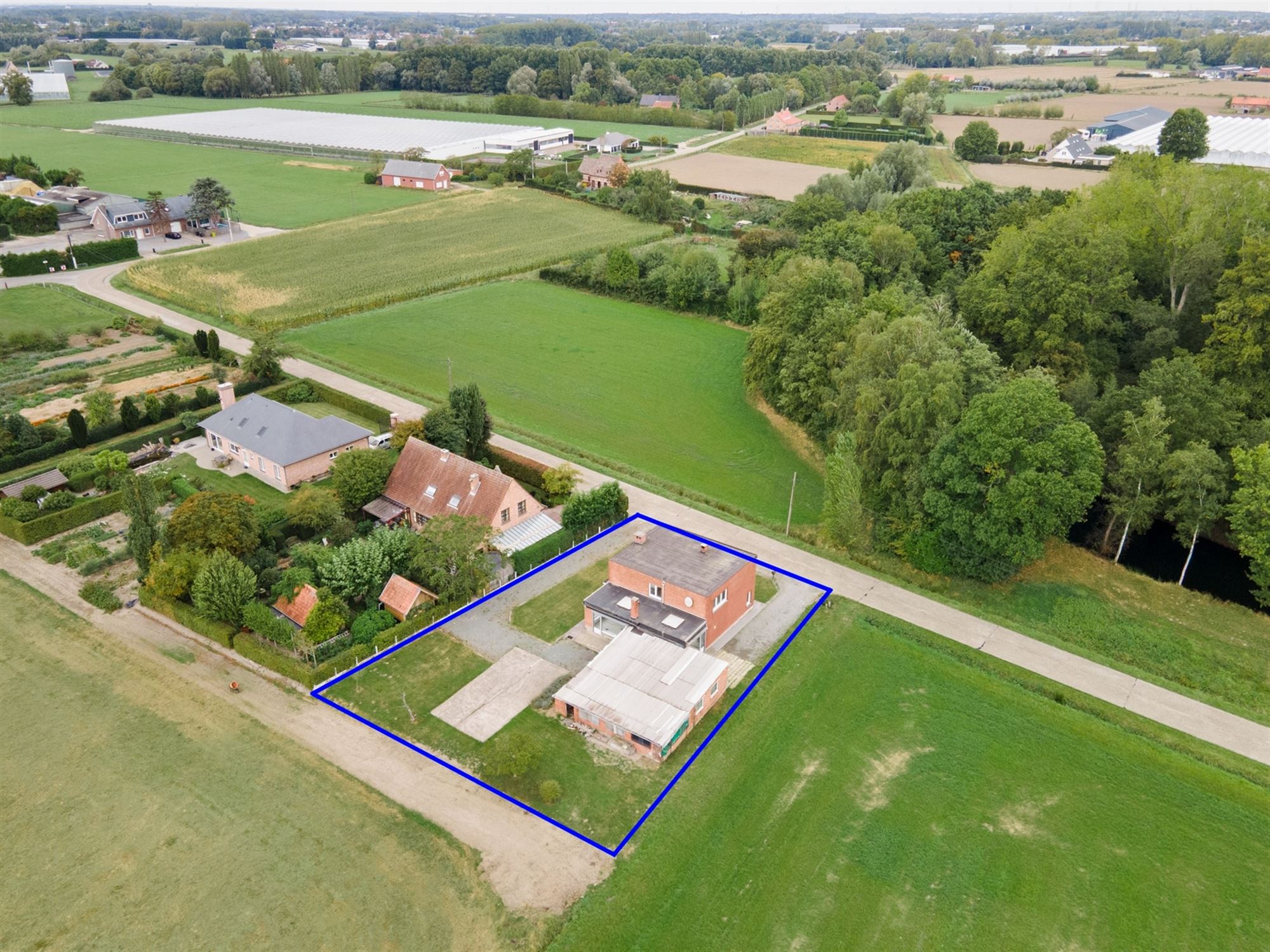 Te renoveren woning met 5 slpks te Koningshooikt foto 3