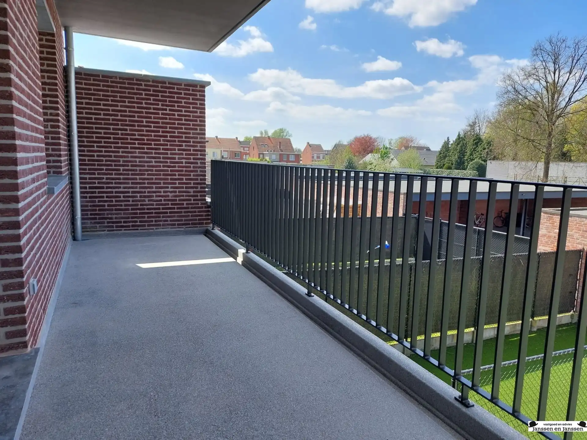 Stijlvol afgewerkt appartement met 2 slpks, twee auto-staanplaatsen en terras in het centrum van Gooreind (ca.100m²) foto 17
