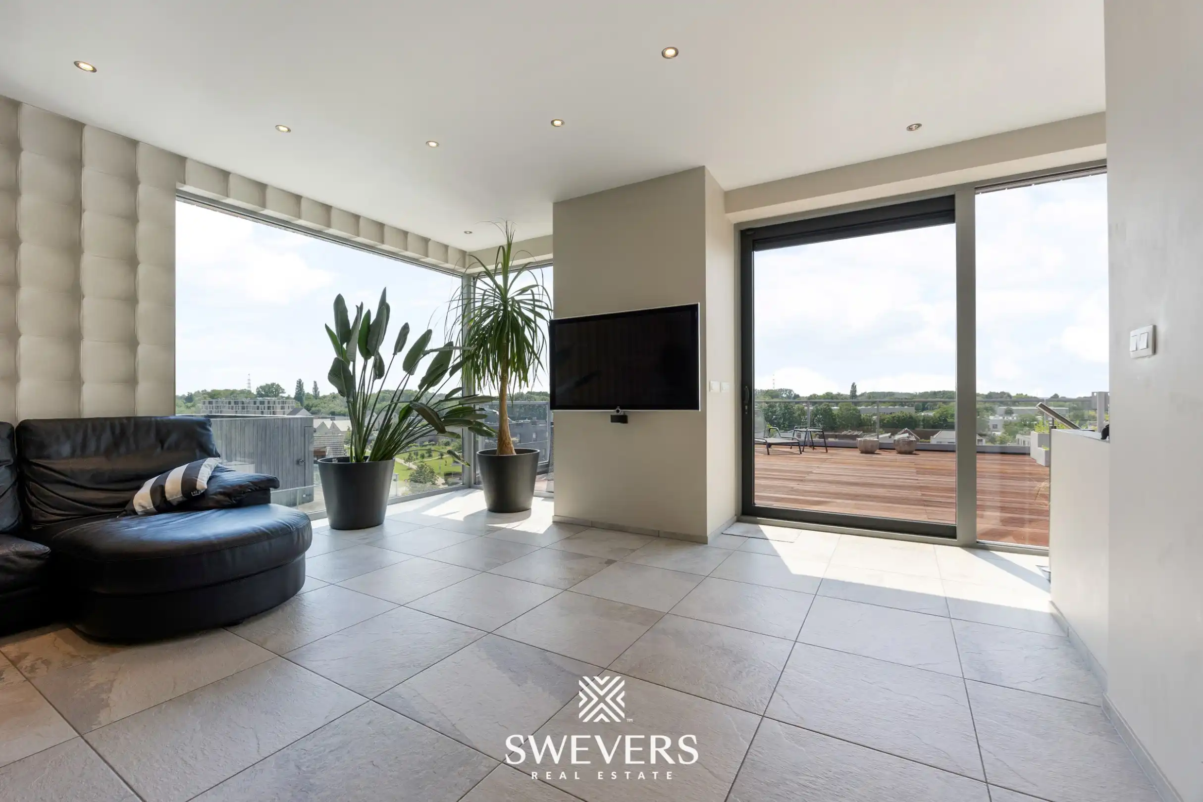 Luxueus penthouse van 204 m² met uitzonderlijke terrassen en panoramisch zicht in Hasselt foto 2
