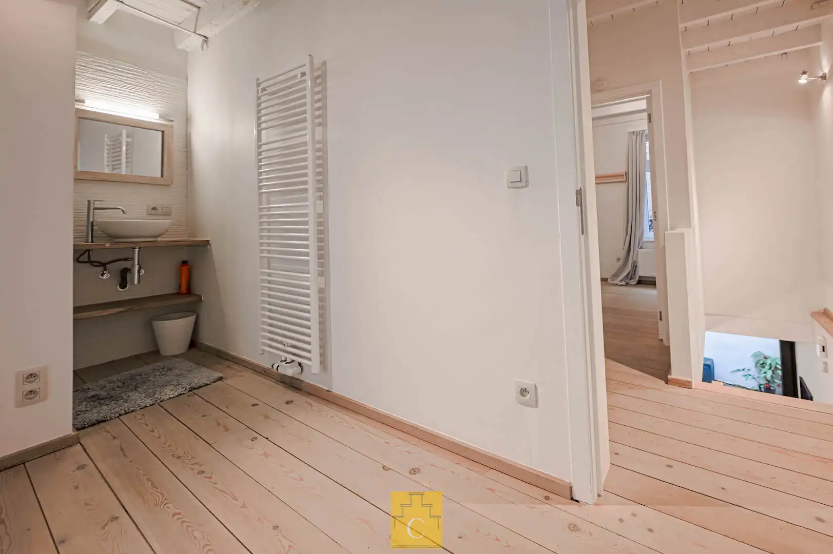 Trendy stadswoning - totaalrenovatie, strakke lijnen en een keitof terras - topligging Moerstraat foto 13