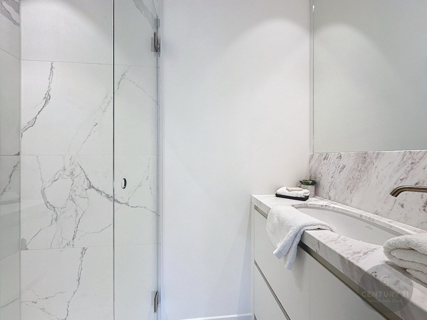 PRACHTIG gerenoveerd 3 slpk appartement foto 24