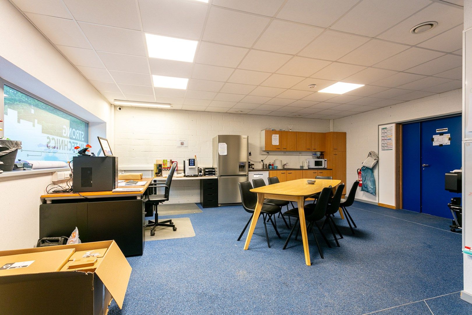 Uw ideale KMO-unit in Lille – Instapklaar en strategisch gelegen! foto 16