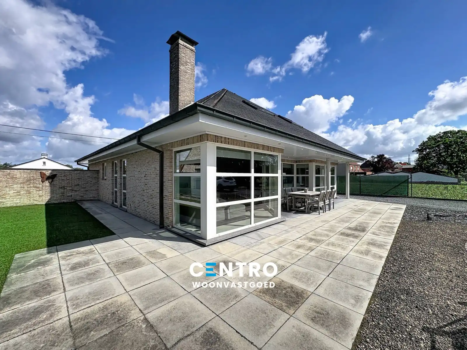 Onmiddellijk instapklare woning met 4 slpks, bureel én ZUIDger. tuin! foto {{pictureIndex}}