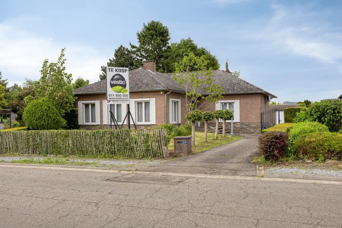 GELIJKVLOERSE WONING MET 3 SLK op 17A89CA NABIJ CENTRUM BILZEN. foto 2