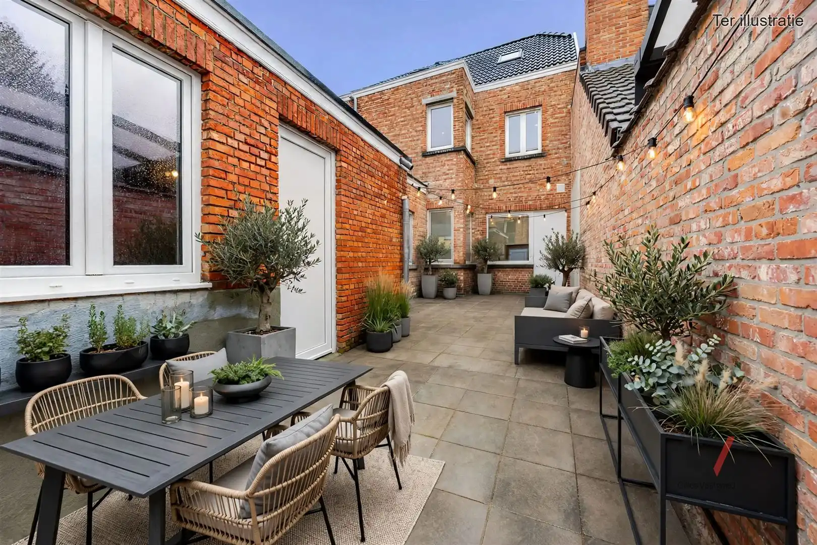 Gerenoveerde woning foto 31