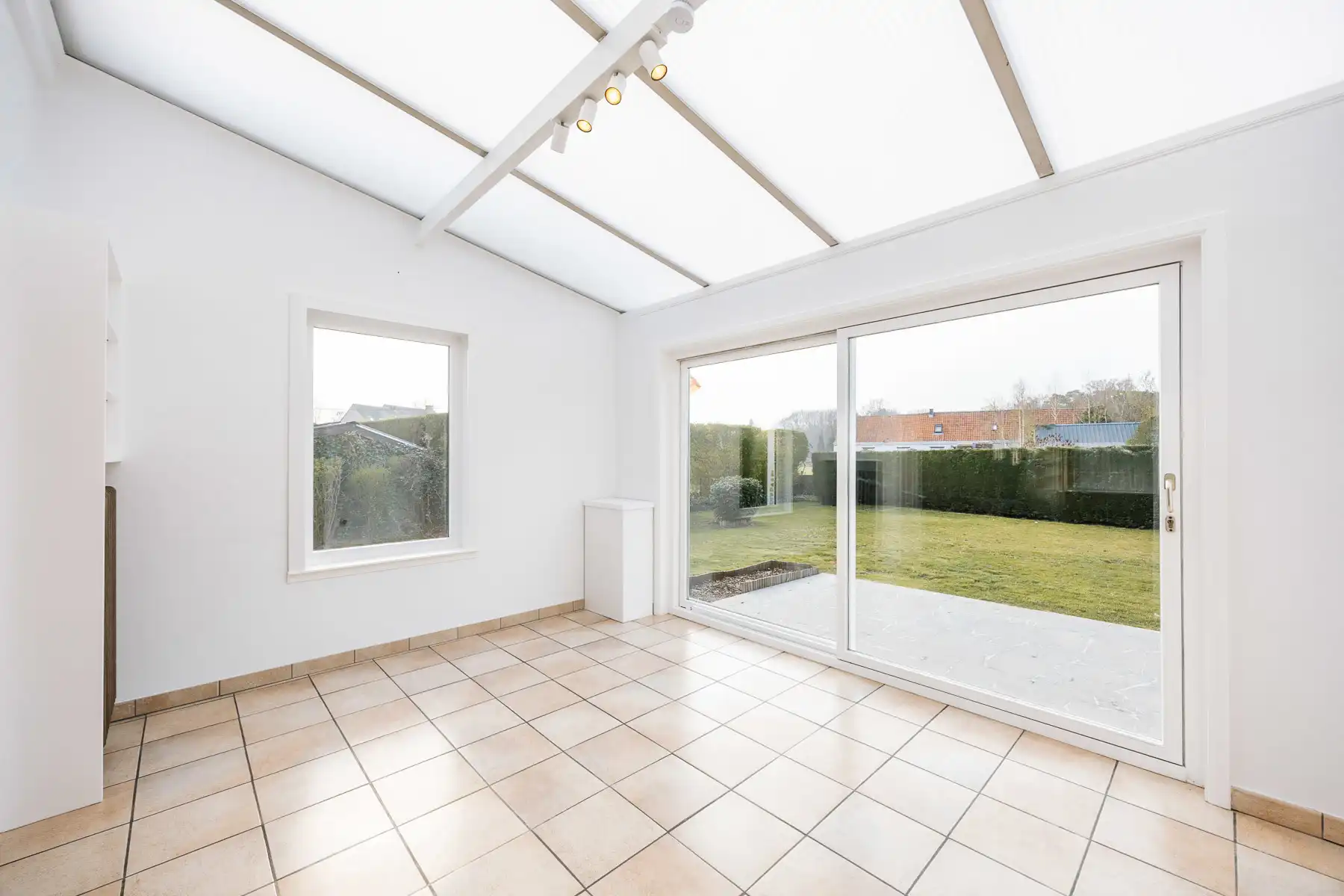 Ruime woonst met tuin, studio en veel parkeermogelijkheid foto 5