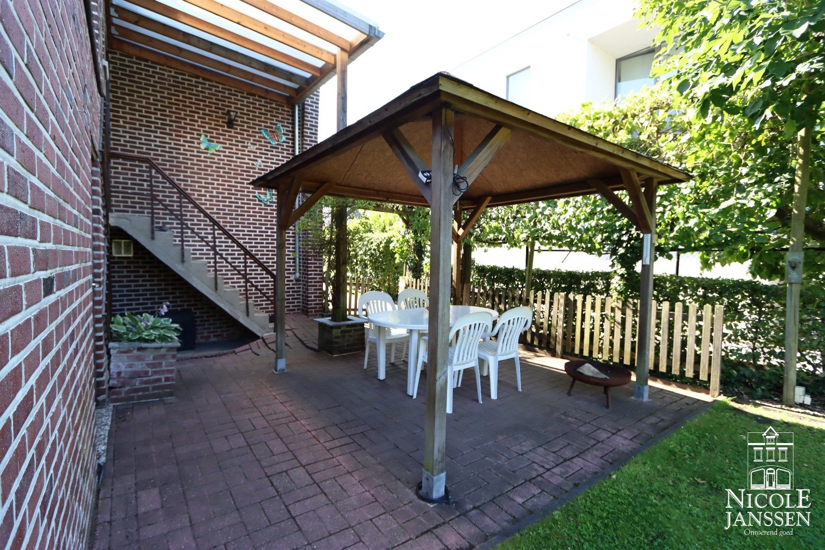 Compleet gerenoveerde charmante gezinswoning met tuin foto 22