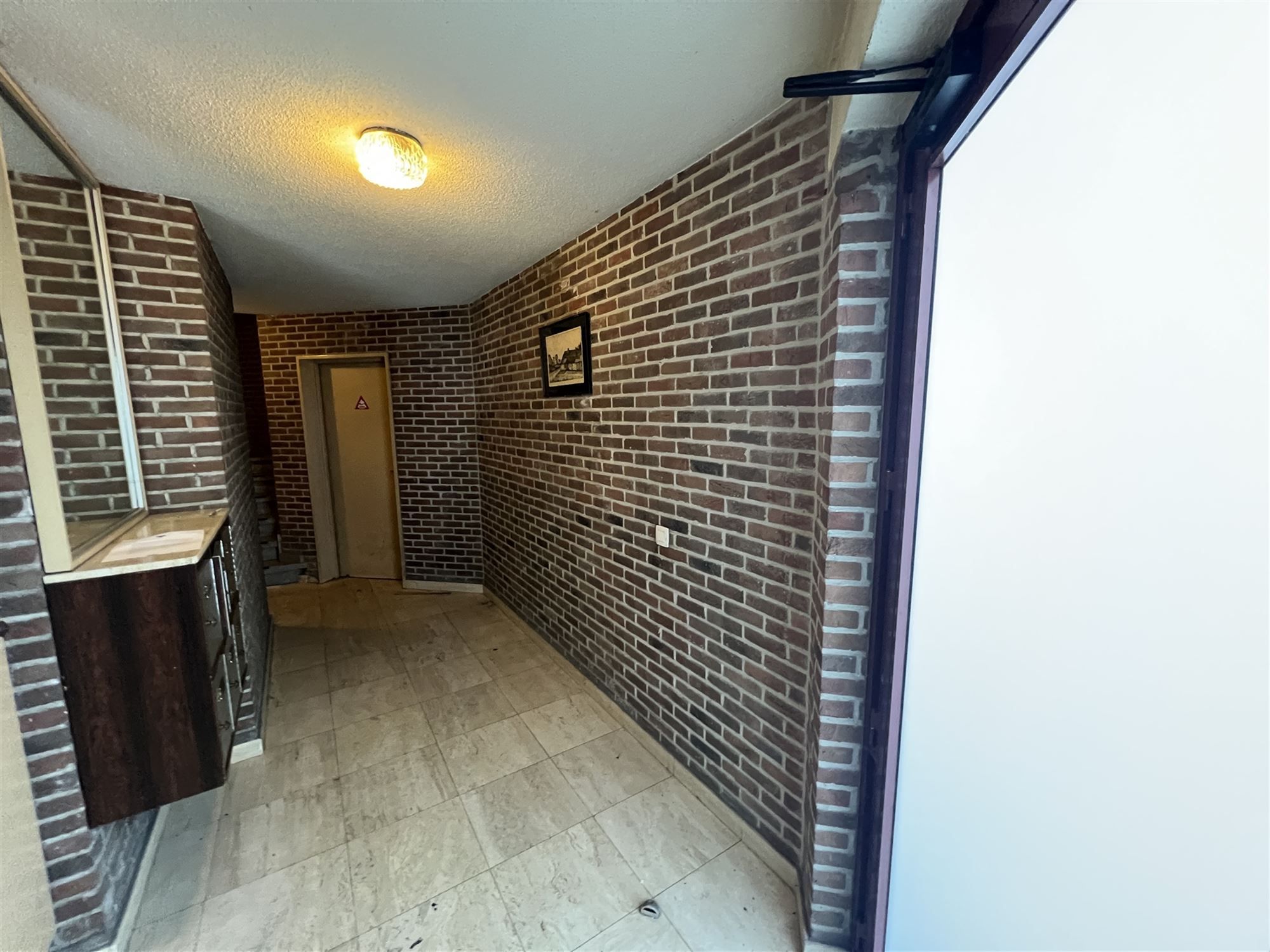 Ruim, comfortabel appartement met garage. foto 3