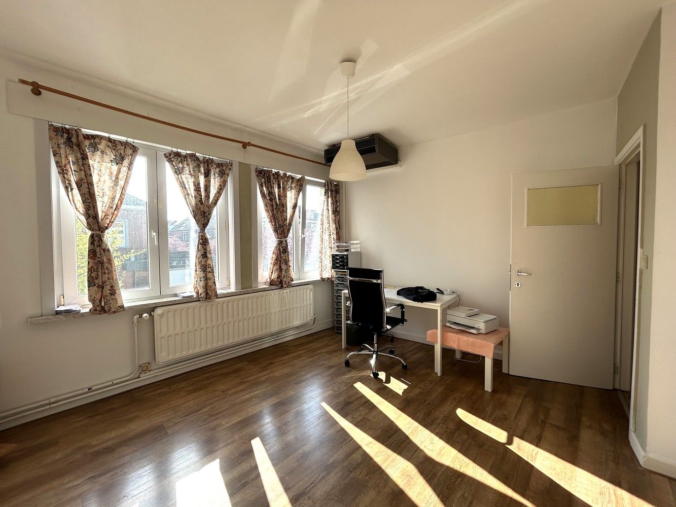 Handelspand met woonst – topvisibiliteit in Kessel-Lo! foto 12