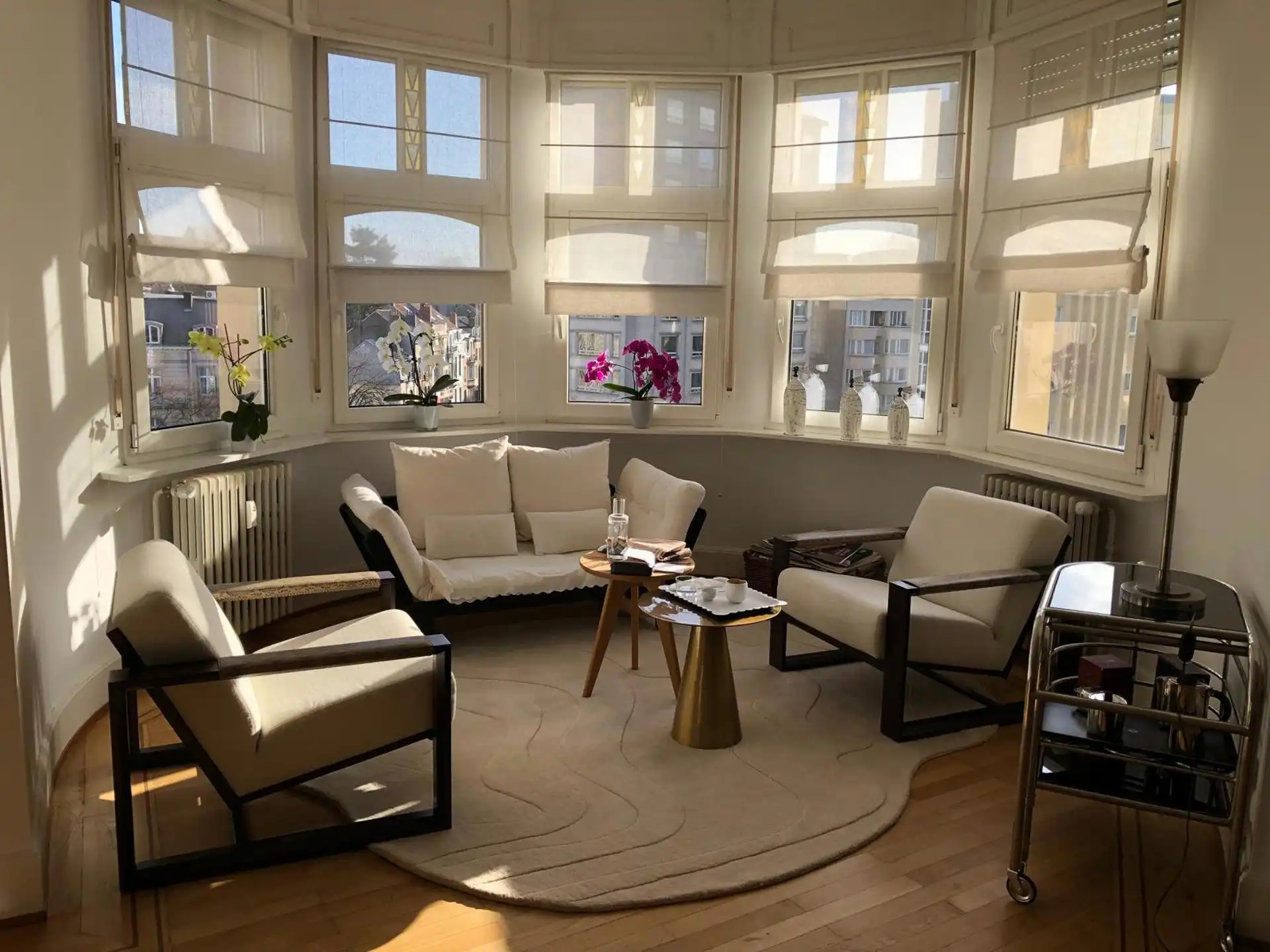 Appartement met 2 SLPK in een prestigieuze wijk van Elsene foto {{pictureIndex}}