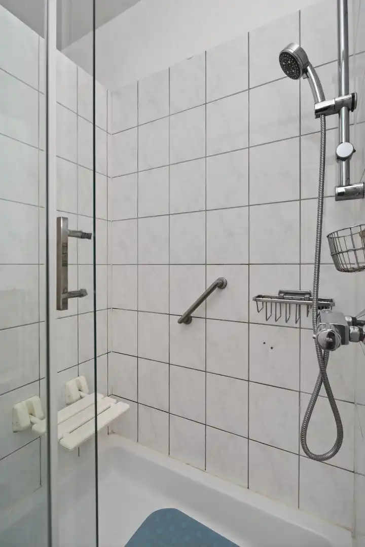 Ruime gelijkvloerse woning met veel potentieel op rustige ligging in Mol foto 33