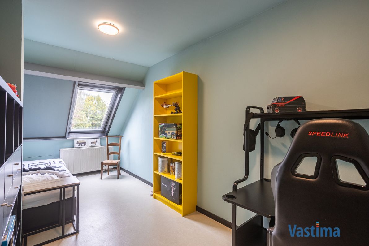 Instapklare architectenwoning met 4 slaapkamers, tuin en garage nabij centrum Erembodegem foto 19