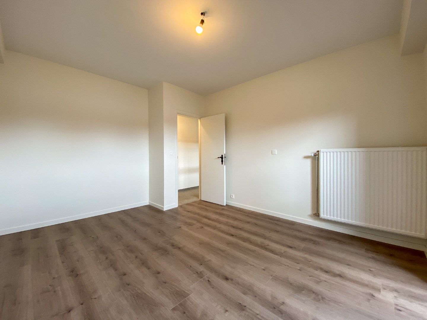 Volledig gerenoveerd appartement (140m²) met 2 slaapkamers en terras. foto 17