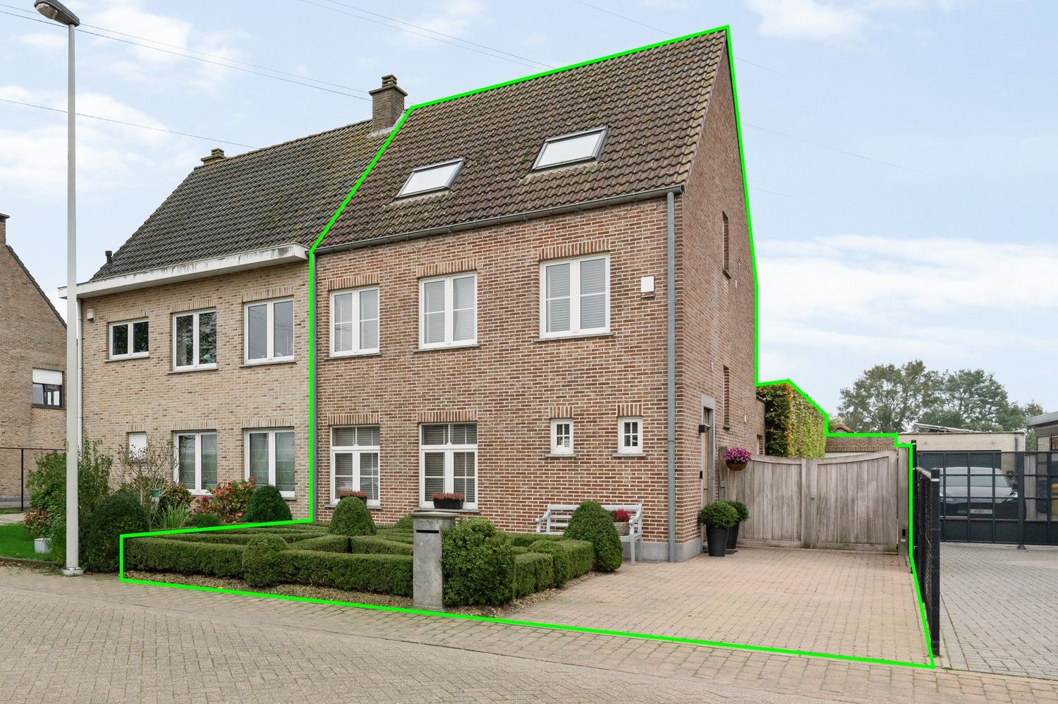 Prachtige halfopen woning in Wijnegem foto 2