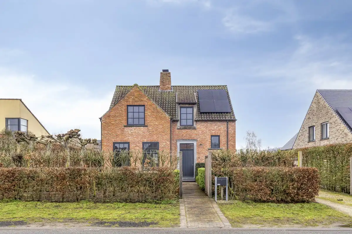 Unieke villa met landelijk karakter in een rustige omgeving nabij Aalter foto 2