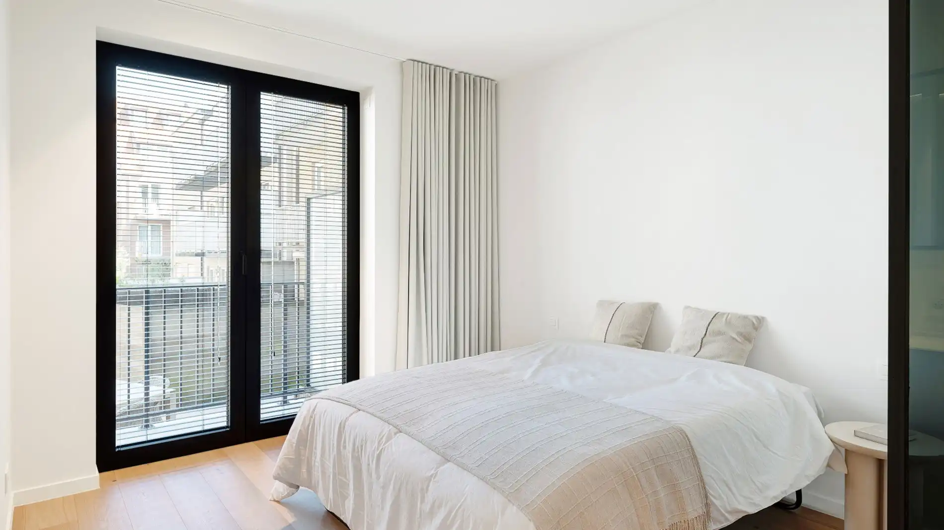 Nieuw appartement gelegen aan de zuidkant van het vernieuwde Burg. Fr. Desmidtplein. Gevelbreedte van ca. 8 meter. foto 21