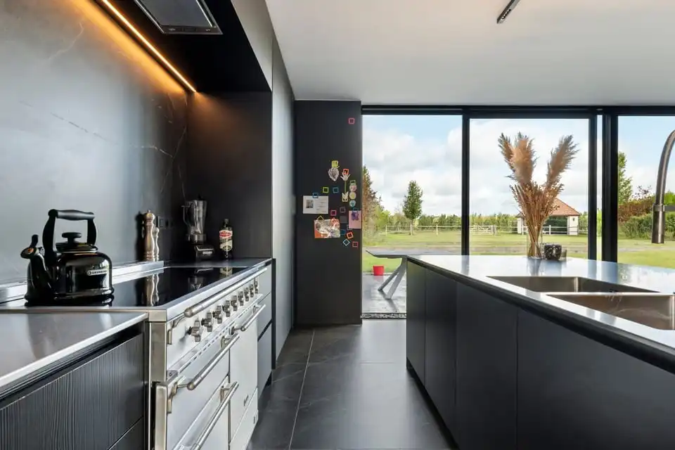 UNIEKE LUXUEUZE VILLA OP EEN PRACHTIG PERCEEL VAN 28A50CA IN SINT-TRUIDEN foto 23