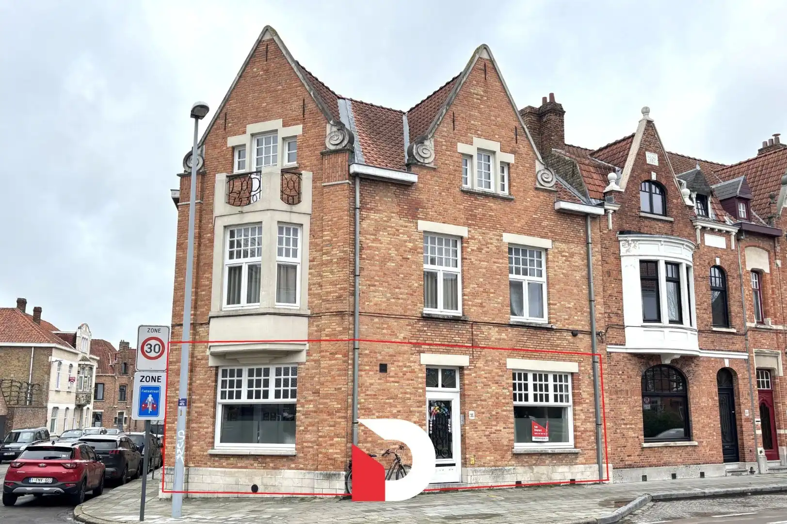 Modern appartement met 2 slaapkamers en ruim  terras foto {{pictureIndex}}