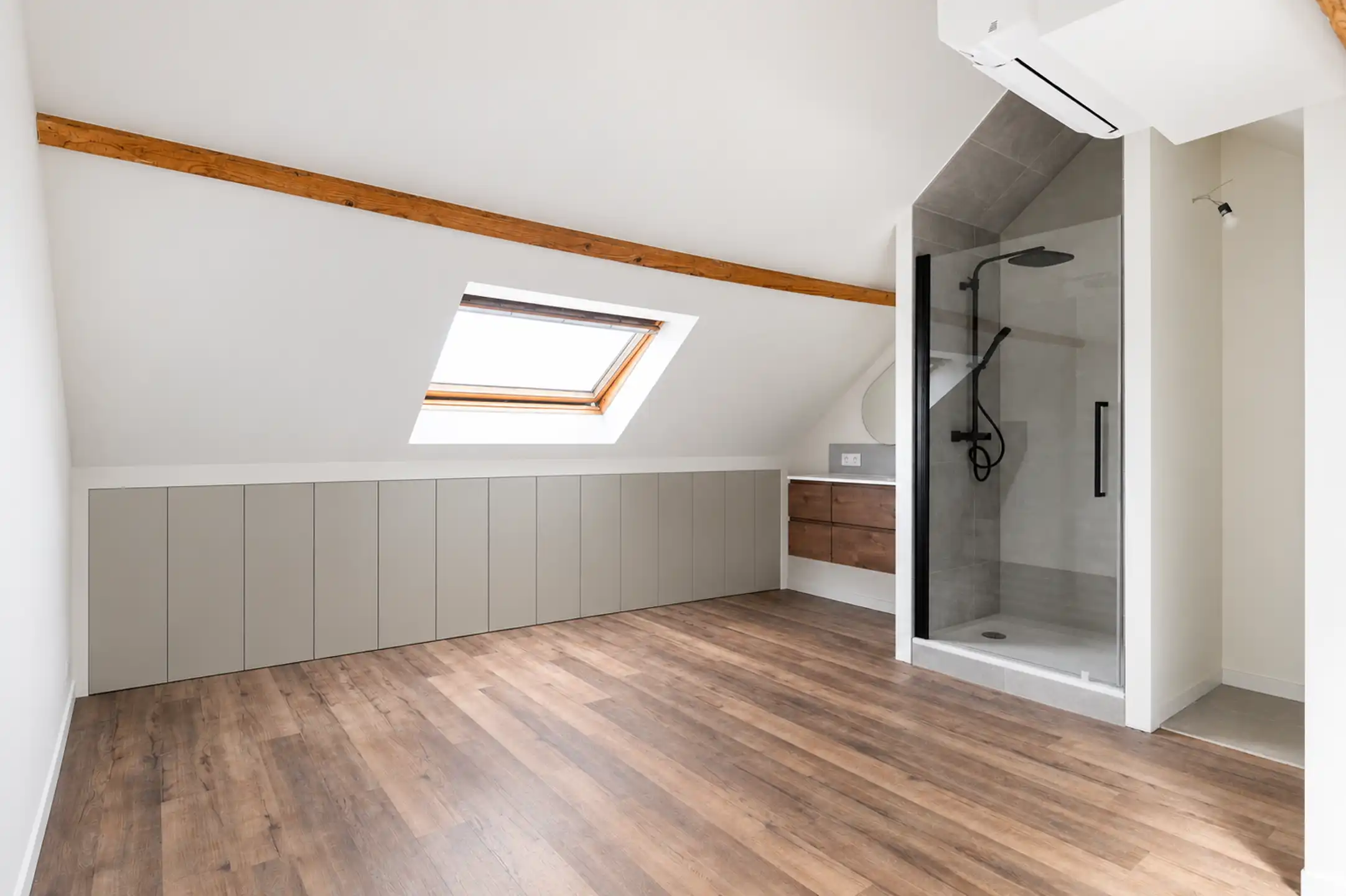Prachtig gerenoveerde woning in het centrum van Aartselaar foto 16
