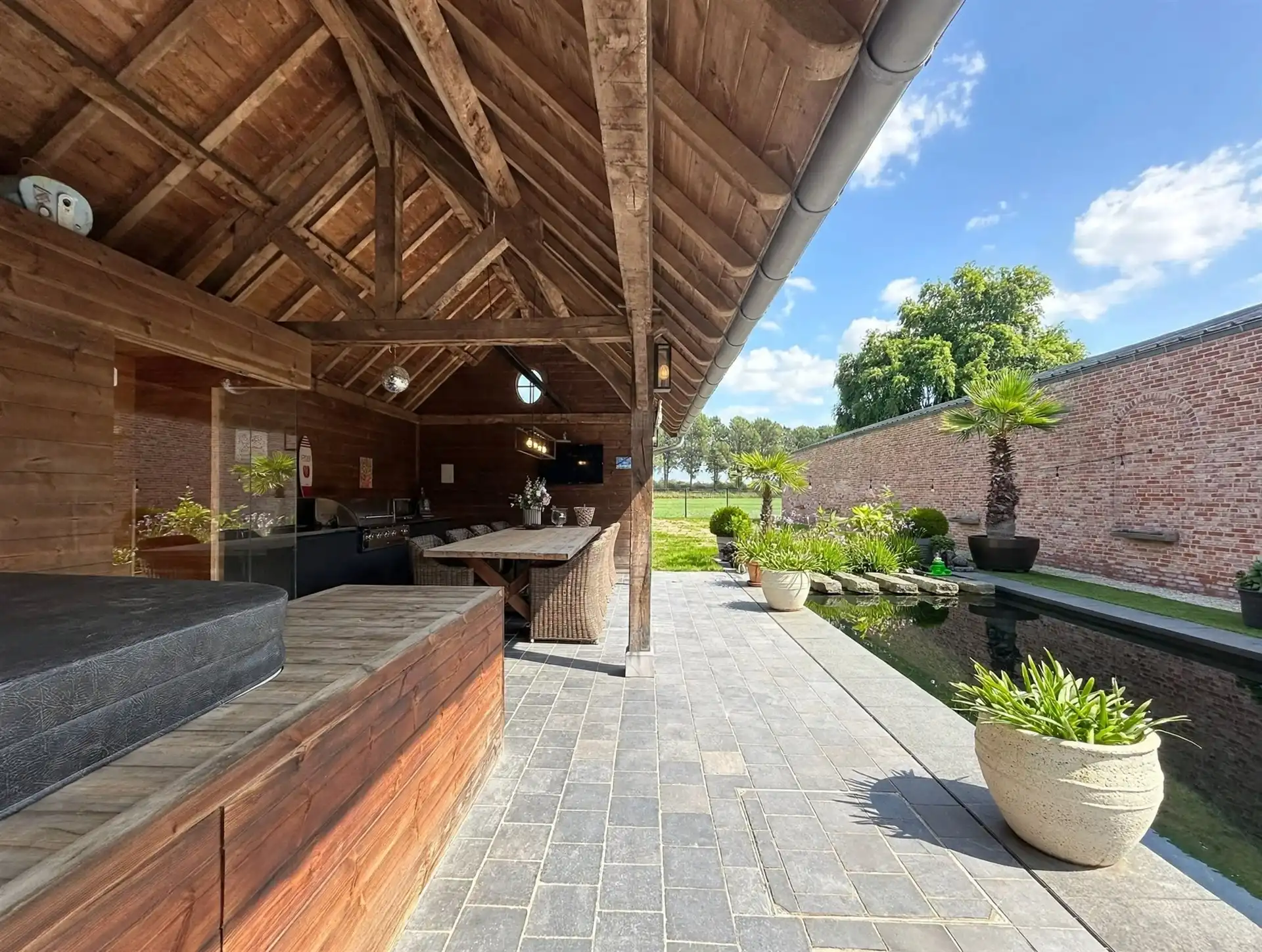 Energiezuinge open bebouwing met 5 slaapkamers, magazijn, zwemvijver en poolhouse op perceel van 1188m² foto 3