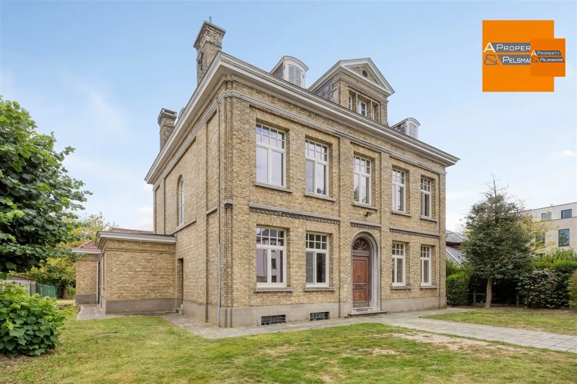 Ruim herenhuis met behoud van veel authentieke elementen  foto 31