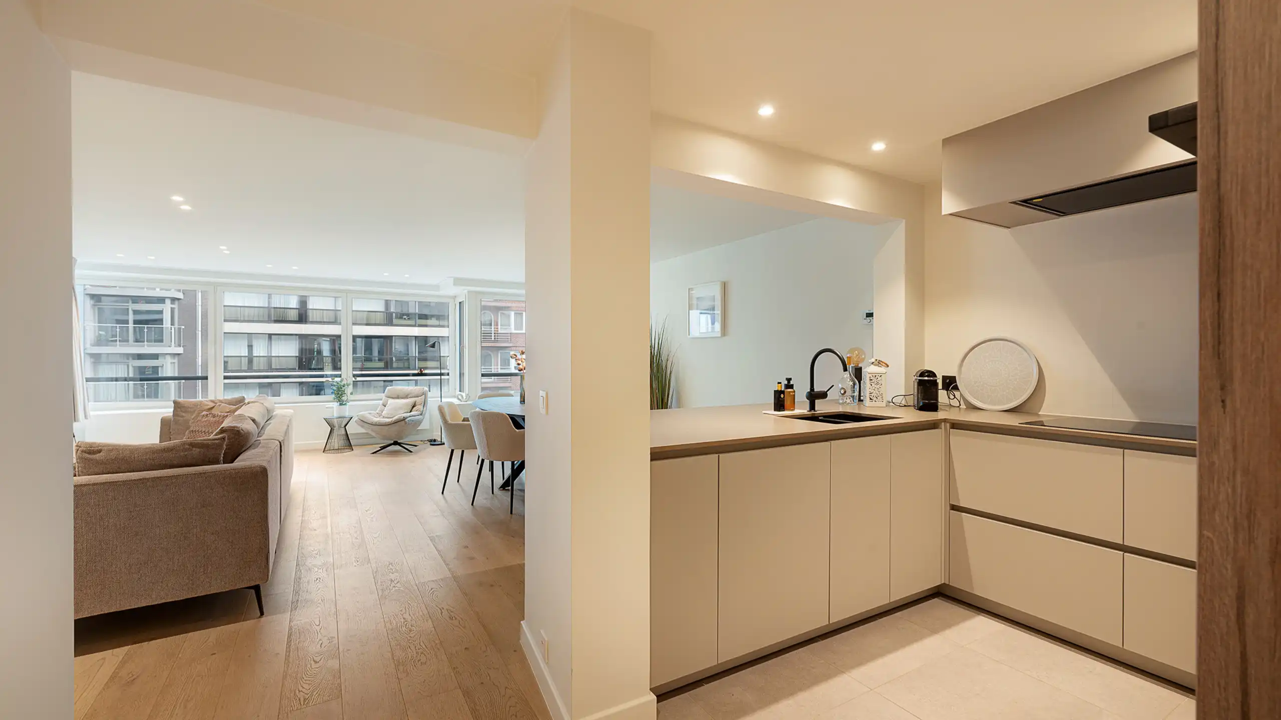 Uitzonderlijk ruim en lichtrijk wonen in het hart van Knokke foto 4