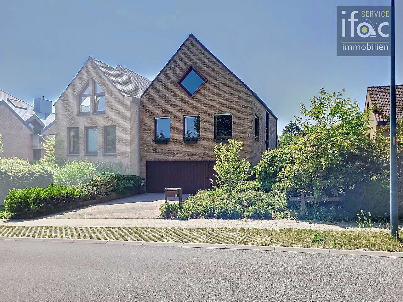 Huis te koop foto {{pictureIndex}}