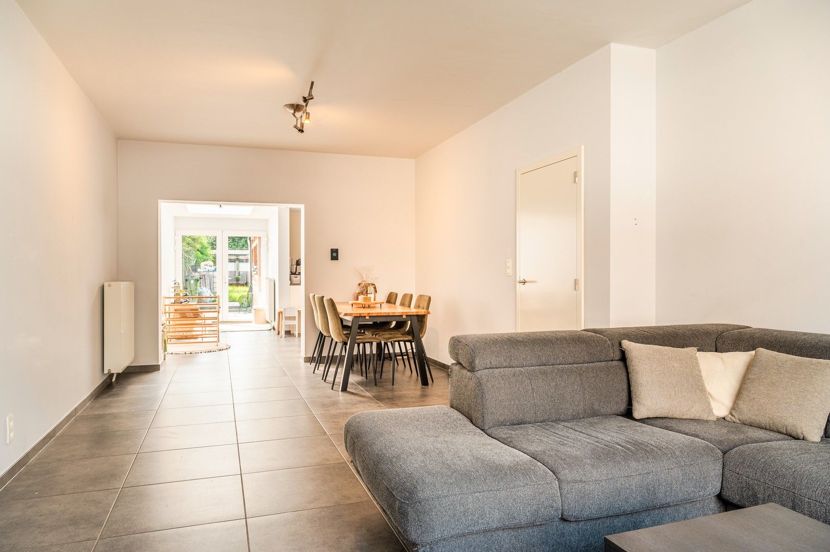 Moderne woning met 3 slaapkamers foto {{pictureIndex}}