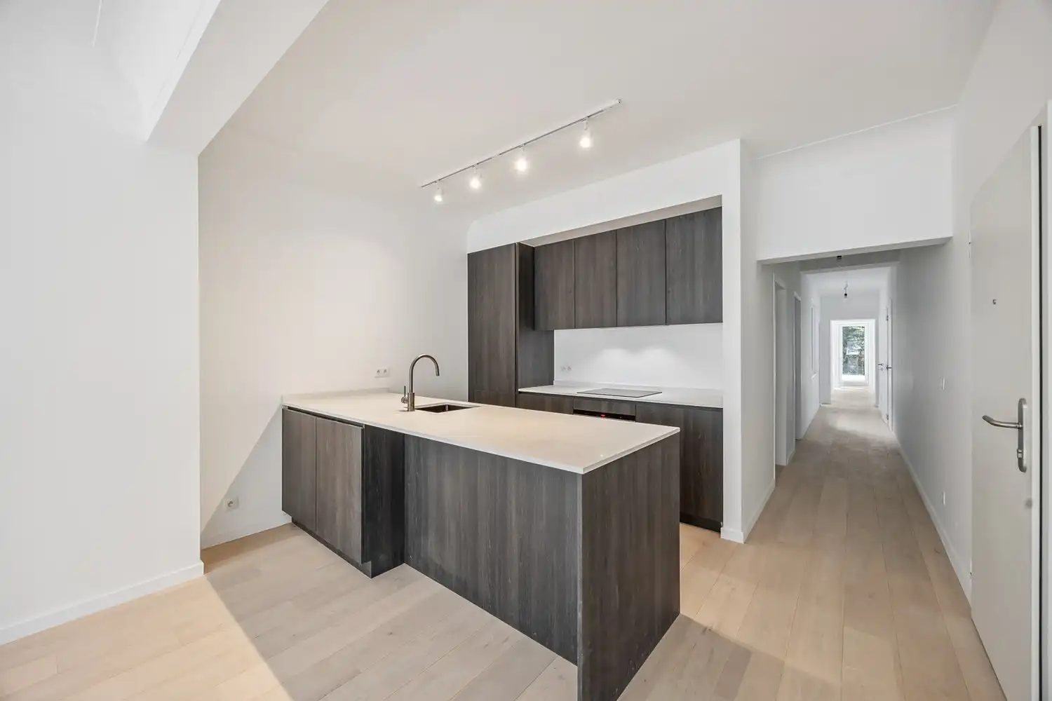 Gelijkvloers pareltje ±140m² met stadstuin en terras in hartje Antwerpen – Gerenoveerd in 2025 foto 5