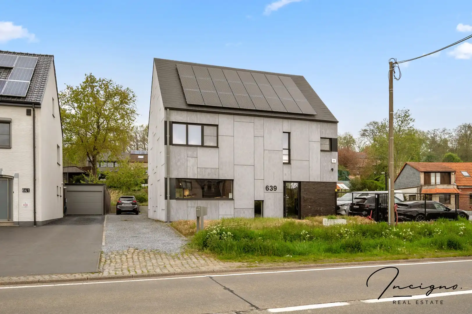 Handelspand met woonst op een interessante commerciële ligging foto {{pictureIndex}}