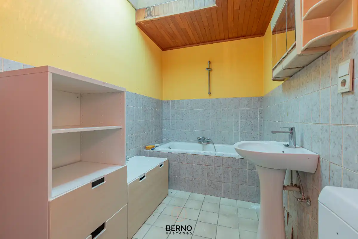 Landelijk gelegen renovatiewoning op 706 m² foto 6