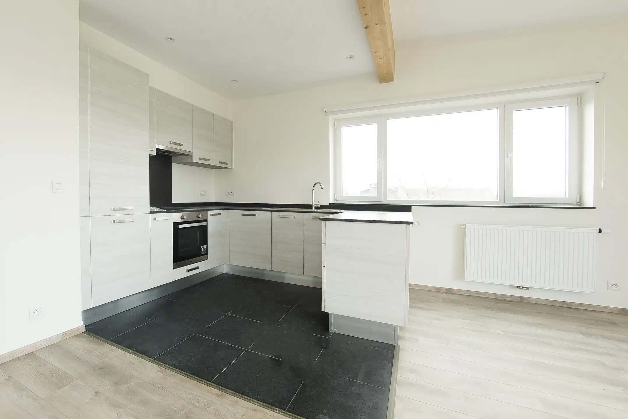 WATERLOO APPARTEMENT MET 1 SLAAPKAMER + TERRAS foto 2