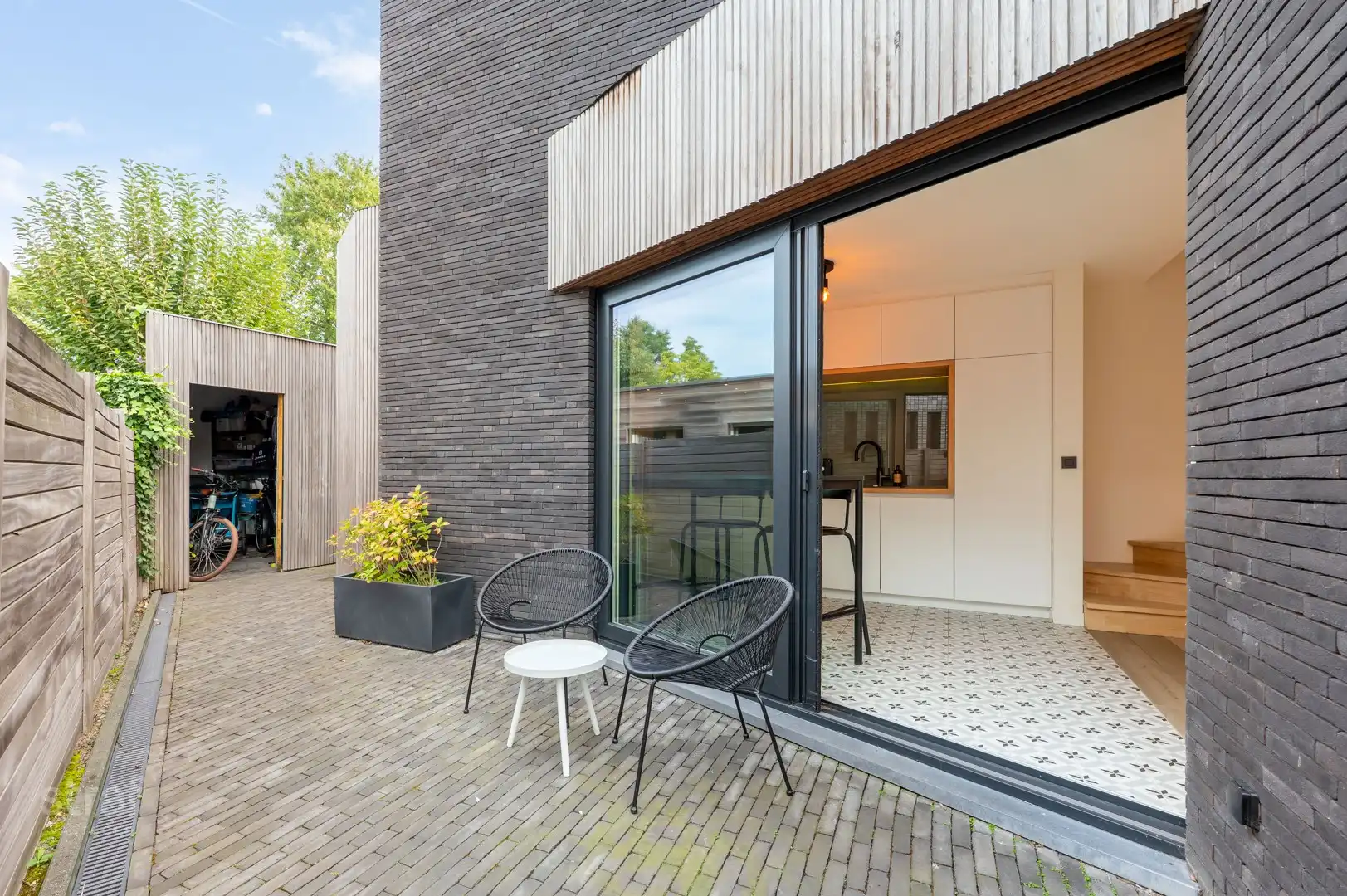 Bijna-nieuwbouwwoning met 4 slpks in hartje Zwijndrecht foto 10