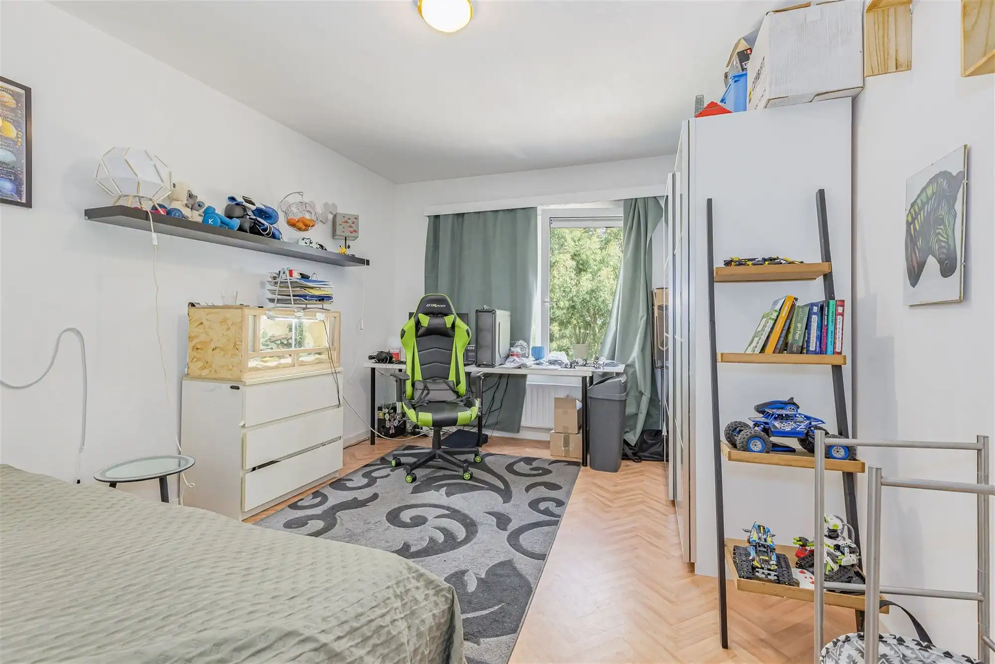 Ruim appartement met 2 slpk + terras te koop in Mortsel foto 8