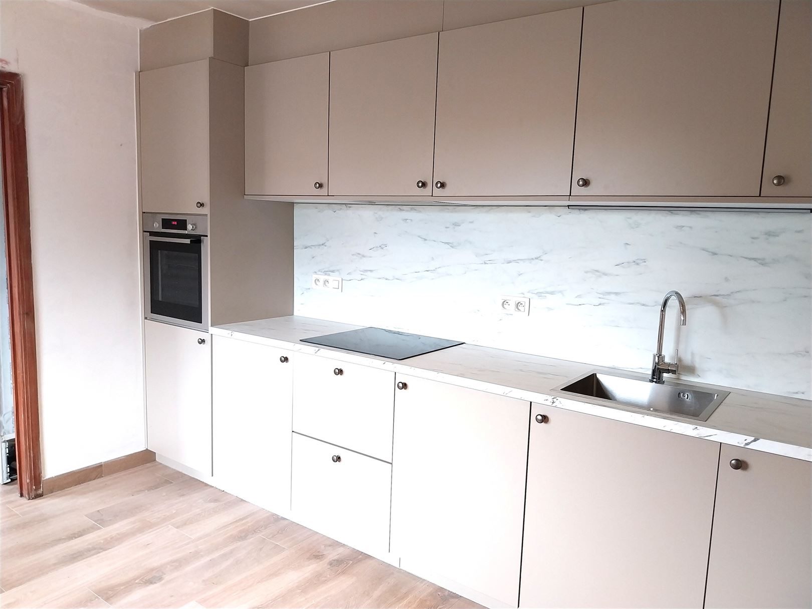 TE HUUR: gerenoveerde woning met 3 slaapkamers te Paal! foto 8