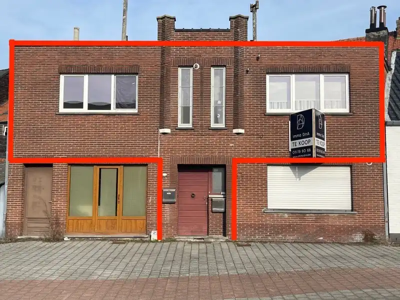 Hoofdfoto van de publicatie: Opbrengsteigendom bestaande uit 2 appartementen met 1 slaapkamer.